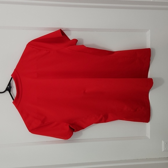 Tail Women's Short Sleeve Golf Top Size Medium - Picture 2 of 8